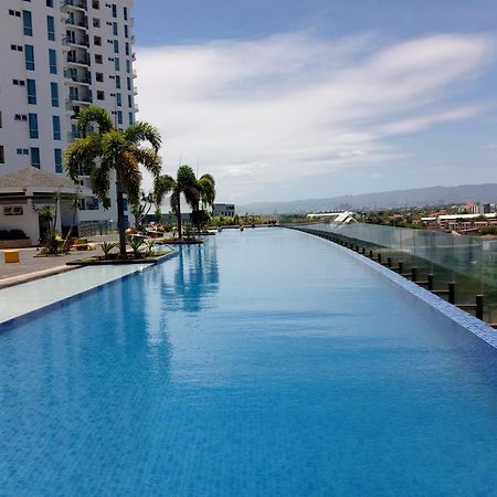 Punta Engaño Mactan Newtown 8 Boulevard Deluxe מראה חיצוני תמונה