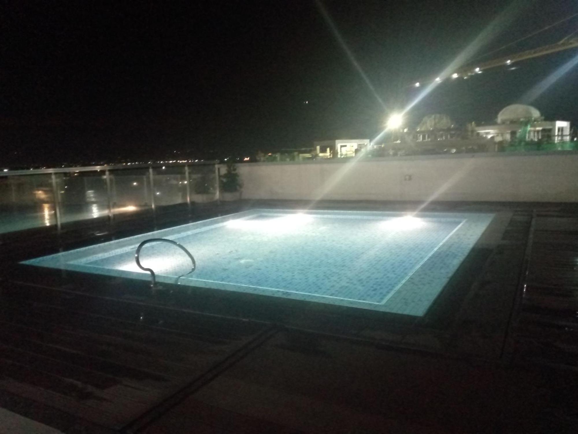 Punta Engaño Mactan Newtown 8 Boulevard Deluxe מראה חיצוני תמונה