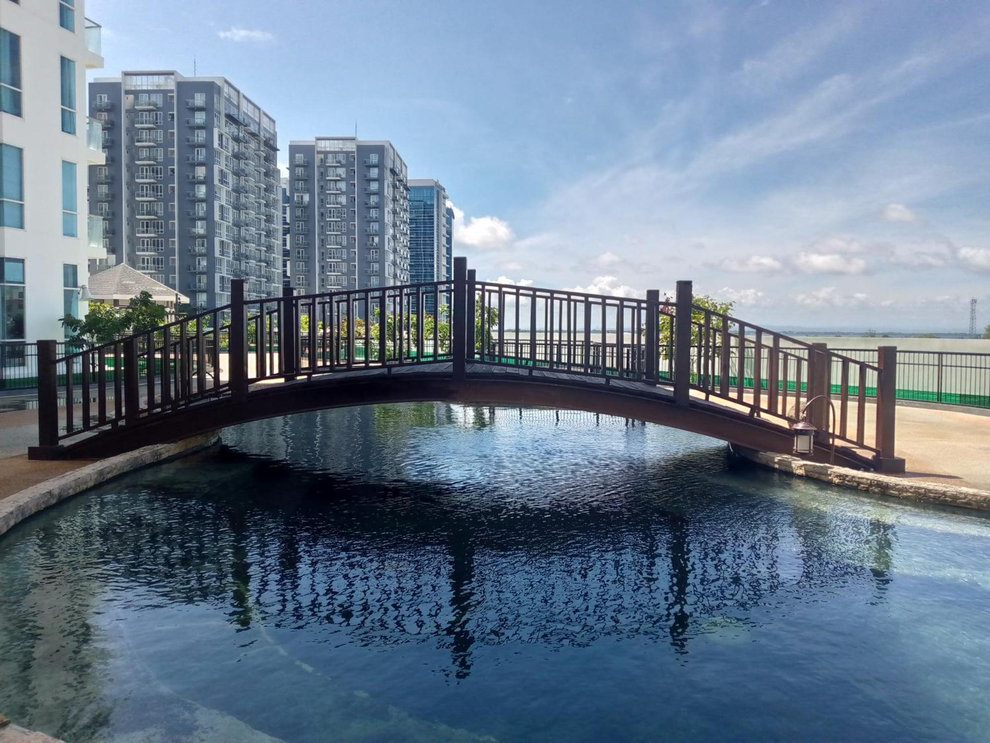 Punta Engaño Mactan Newtown 8 Boulevard Deluxe מראה חיצוני תמונה